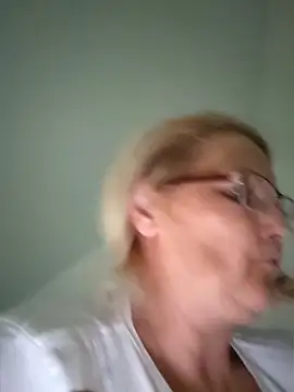Divineblond online show from 05.22.26