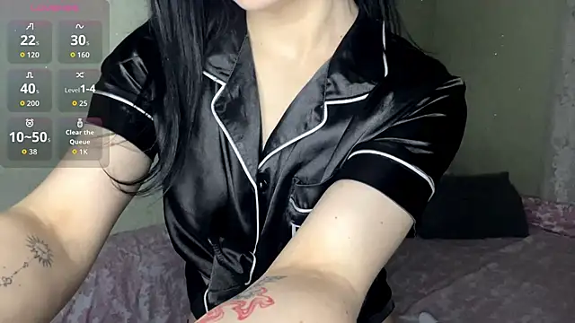 Snapshot of Madisonlovx chatting on 06.18.26 Madisonlovx online show from 06.18.26