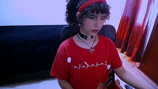 Snapshot of Nyxxei chatting on 05.12.26 Nyxxei online show from 05.12.26