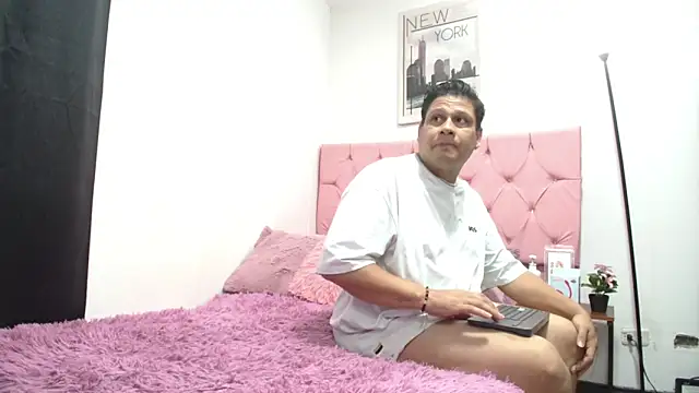 Snapshot of Xtream_LoversXXX chatting on 05.23.26 Xtream LoversXXX online show from 05.23.26