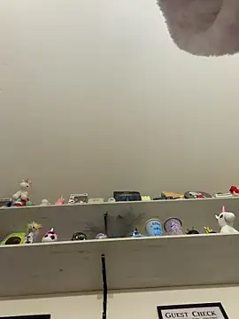 lauasg97 online show from 04.22.26