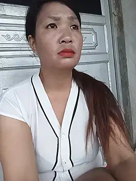 Snapshot of Beola-mi chatting on 07.25.26 Beola-mi online show from 07.25.26