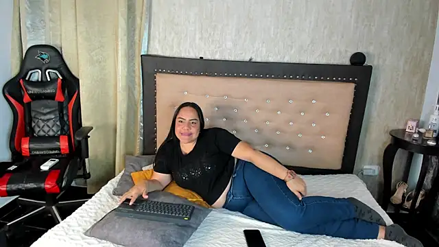 Zoedeleon online show from 05.09.26