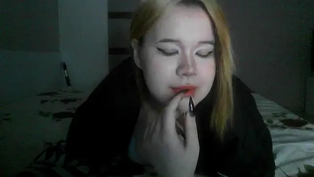 Snapshot of Amanda_Mia_ chatting on 06.23.26 Amanda Mia online show from 06.23.26
