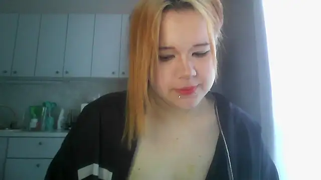 Snapshot of Amanda_Mia_ chatting on 06.24.26 Amanda Mia online show from 06.24.26