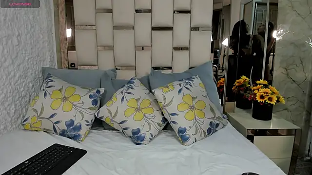 chloe rhoades online show from 07.05.26