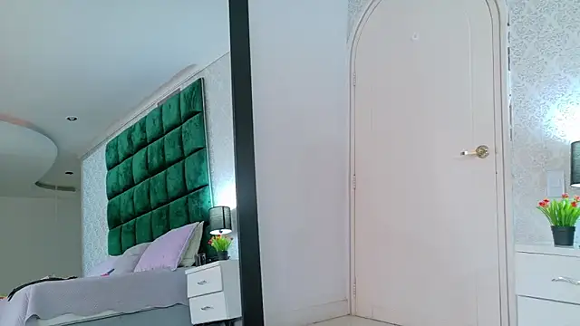 Elektradoll1 online show from 05.26.26