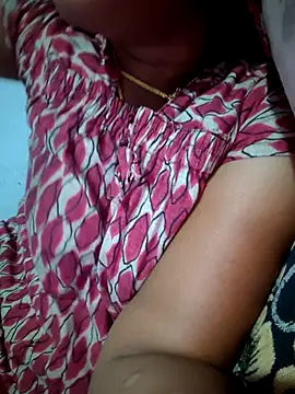 Snapshot of Tamil_Hot_HoneyBee chatting on 08.05.26 Tamil Hot HoneyBee online show from 08.05.26