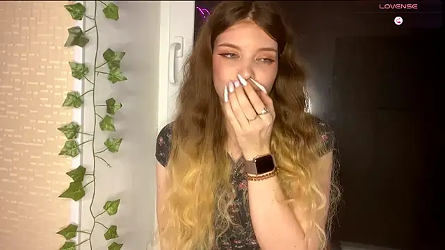  Lily Moon  online show from 04.25.26