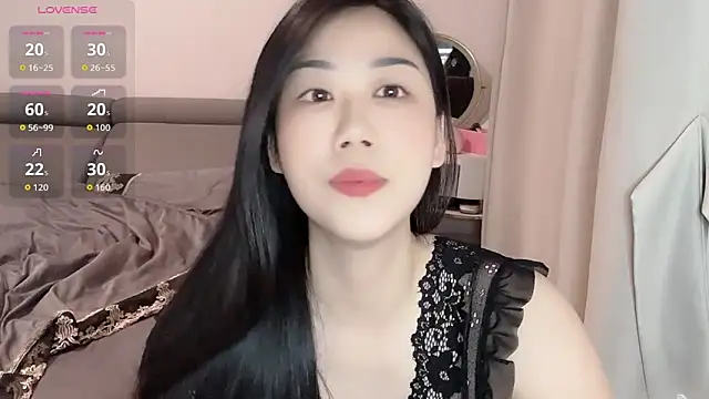 F-Yuwei online show from 06.05.26