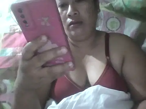 Snapshot of PinayAsh chatting on 04.27.26 PinayAsh online show from 04.27.26