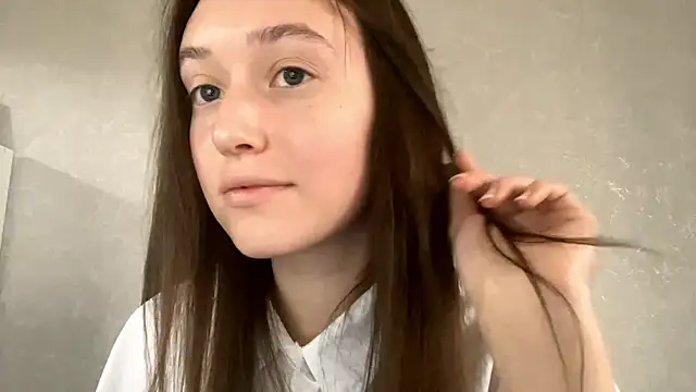 LisaSunrise online show from 04.28.26