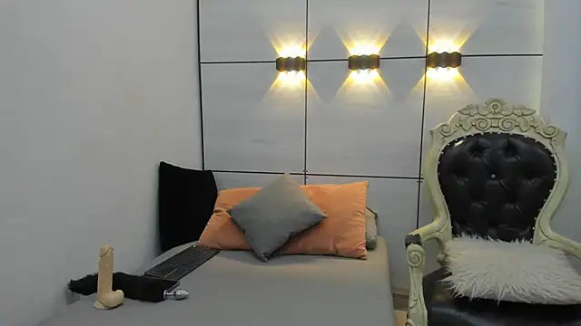 Daphne Leia online show from 05.02.26