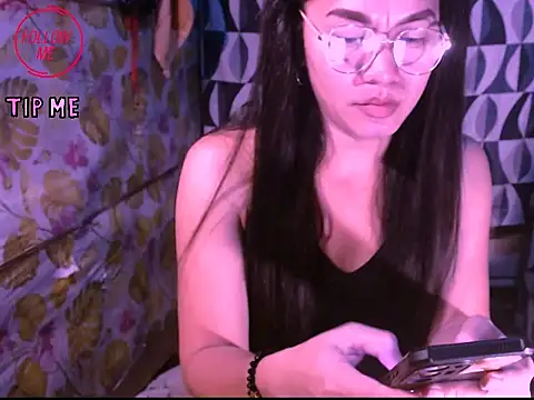 TSjuicyhotdrops online show from 10.17.25