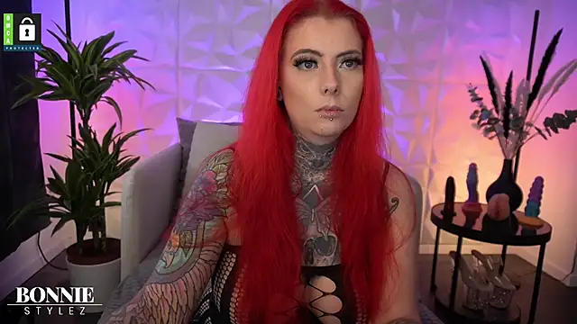 Snapshot of BonnieStylez chatting on 02.28.25 BonnieStylez online show from 02.28.25
