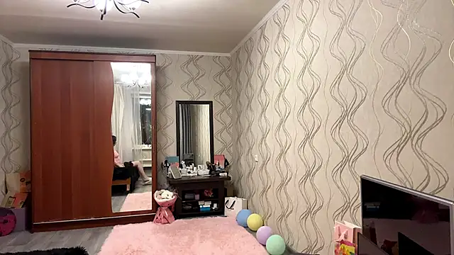 MollyWow online show from 04.29.26