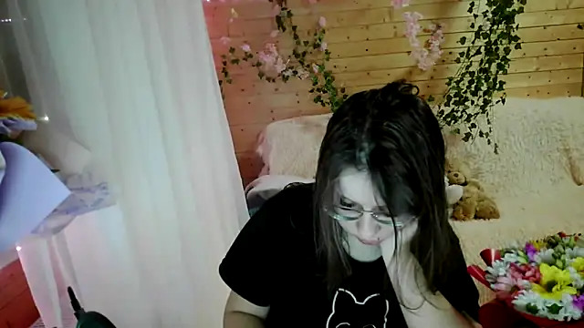 SummerAlexa online show from 04.26.26