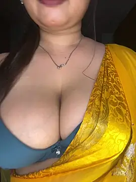 Snapshot of Naughty_pooja44 chatting on 05.17.26 Naughty pooja44 online show from 05.17.26