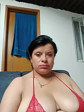 Snapshot of Samantha_Kieran chatting on 06.18.26 Samantha Kieran online show from 06.18.26