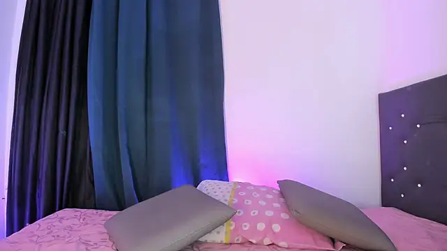 aaisha h  online show from 08.04.26