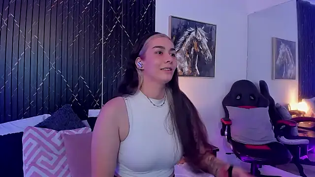 Snapshot of Bonnie_Rider chatting on 05.22.26 Bonnie Rider online show from 05.22.26