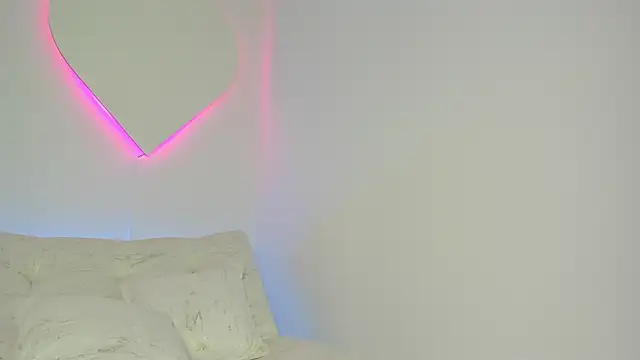 LiaCampbell  online show from 05.08.26