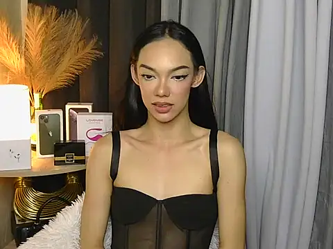 Snapshot of SweetLuna_BIGc0ck chatting on 04.30.26 SweetLuna BIGc0ck online show from 04.30.26