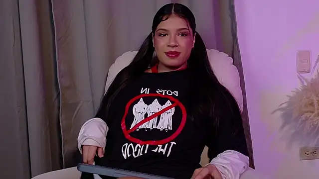 TheBrunettequeen  online show from 05.09.26