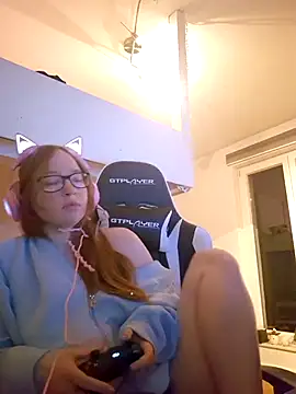 Freaky-Doll online show from 06.04.26