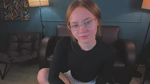 FloraLarsson online show from 06.11.26