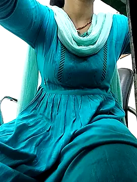 Snapshot of Simmi-00 chatting on 05.09.26 Simmi-00 online show from 05.09.26
