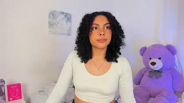 Snapshot of Violetta_cam_ chatting on 08.08.26 Violetta cam online show from 08.08.26