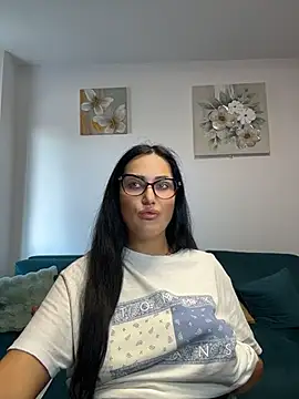 Snapshot of AnyEvyy chatting on 06.25.26 AnyEvyy online show from 06.25.26