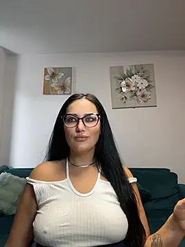 Snapshot of AnyEvyy chatting on 07.27.26 AnyEvyy online show from 07.27.26