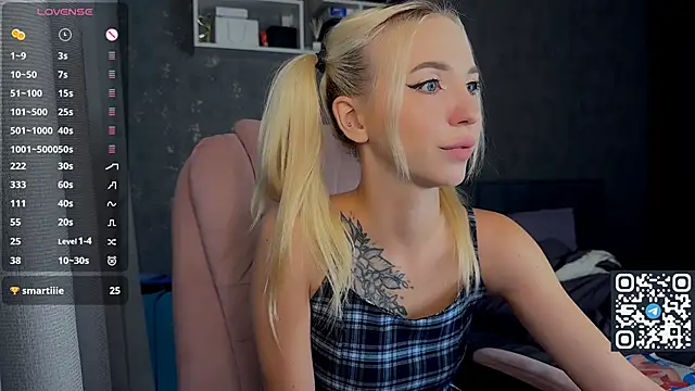 Snapshot of Sabrinkaaa chatting on 06.15.26 Sabrinkaaa online show from 06.15.26