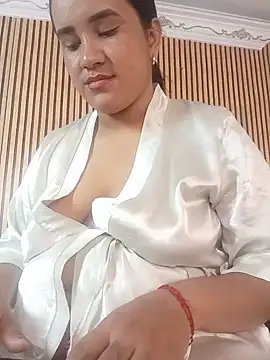 Snapshot of NATY_BUSTOS chatting on 05.29.26 NATY BUSTOS online show from 05.29.26