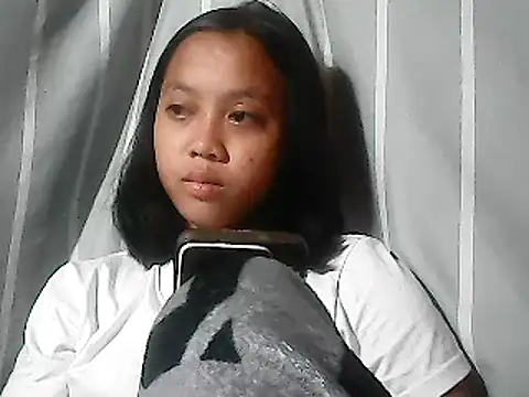 Yours AsianPinayGirl18 online show from 06.03.26