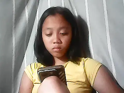 Yours AsianPinayGirl18 online show from 06.05.26