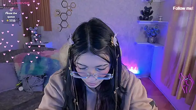Snapshot of mia_smoke_ chatting on 06.02.26 mia smoke online show from 06.02.26