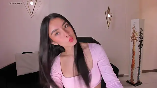Snapshot of BellaStormX chatting on 05.20.26 BellaStormX online show from 05.20.26