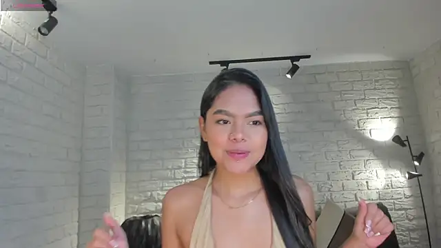 Snapshot of SaphiraJames chatting on 05.24.26 SaphiraJames online show from 05.24.26