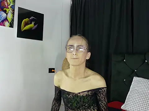 dulce alexandra online show from 05.17.26