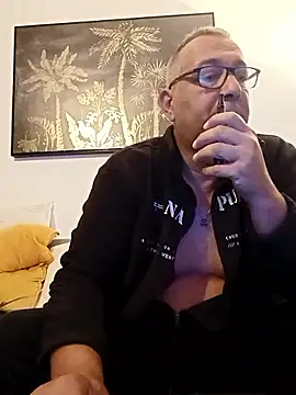 Soloyan online show from 10.15.25