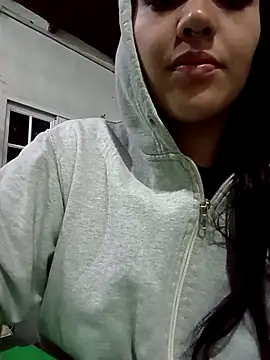 paula2422 online show from 05.04.26