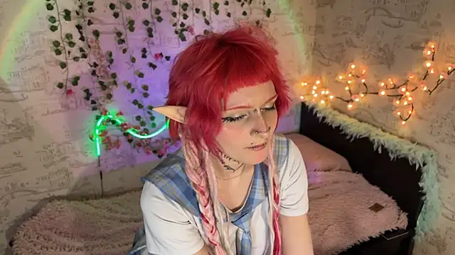 Snapshot of my_pussy_sweet chatting on 05.13.26 my pussy sweet online show from 05.13.26