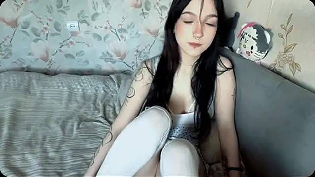 NastiLuxe online show from 05.03.26