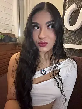Snapshot of SabrinaX_X chatting on 05.12.26 SabrinaX X online show from 05.12.26