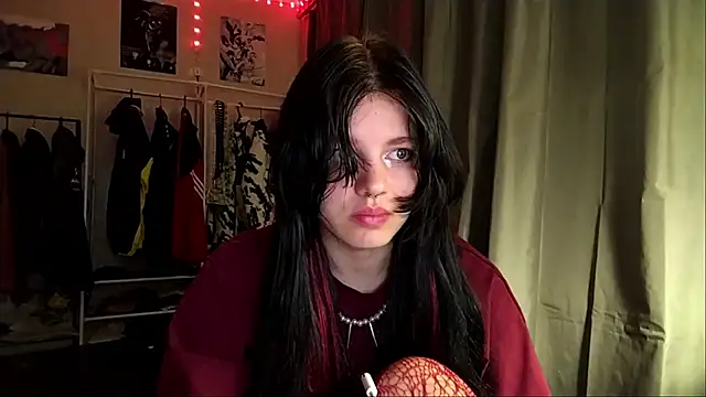 VeIvetLure online show from 05.18.26