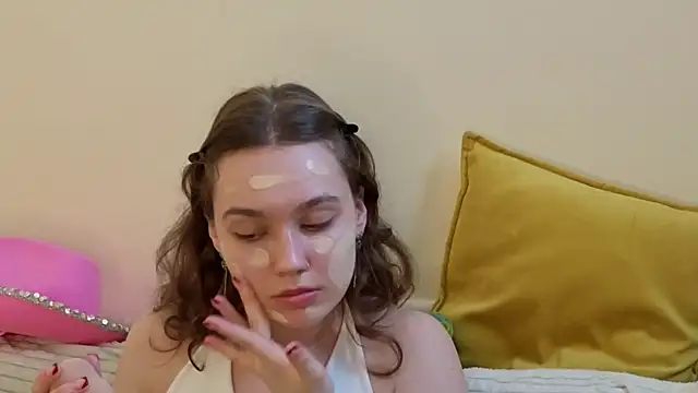 JolieDerringer online show from 06.10.26