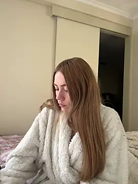 daisycollins online show from 07.08.26